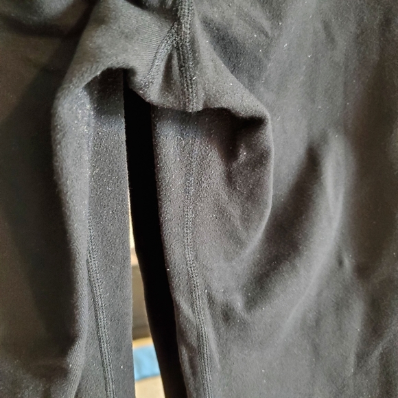 Lululemon Gather and Crow Crop - Picture 7 of 7